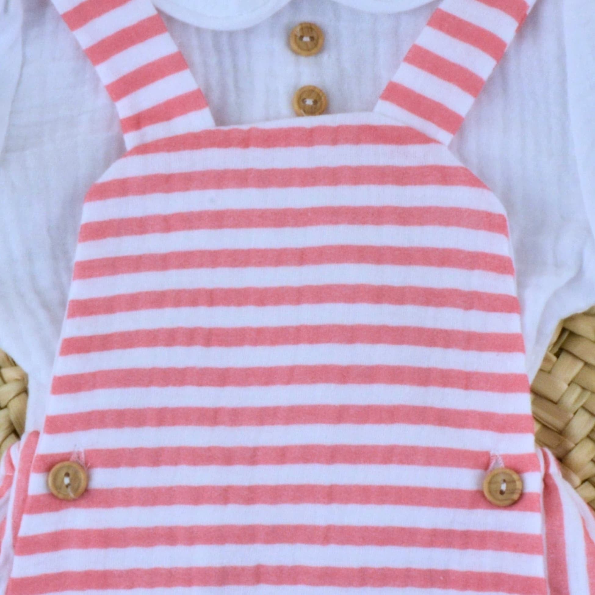 Conjunto Peto Rayas Rojas