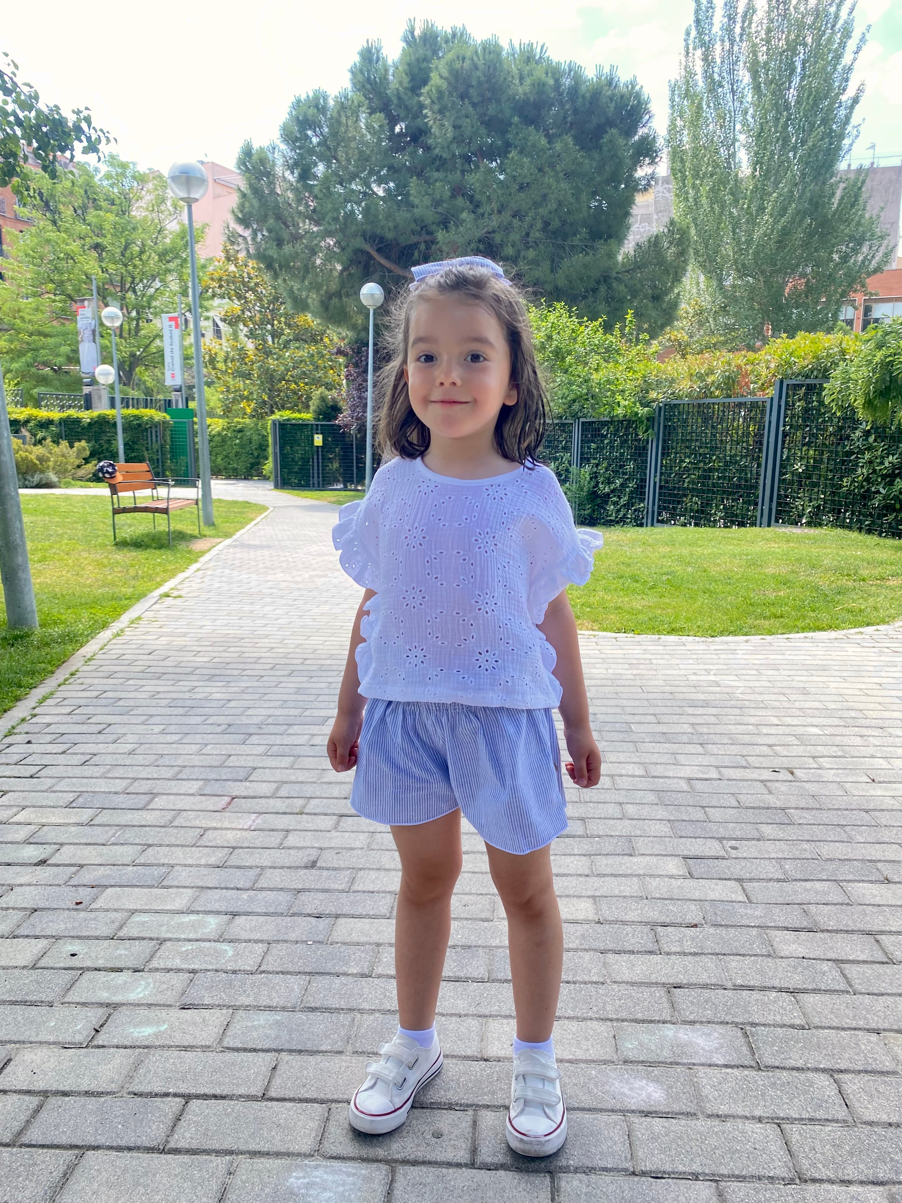 Conjunto niña Bermudas a Rayas Azules