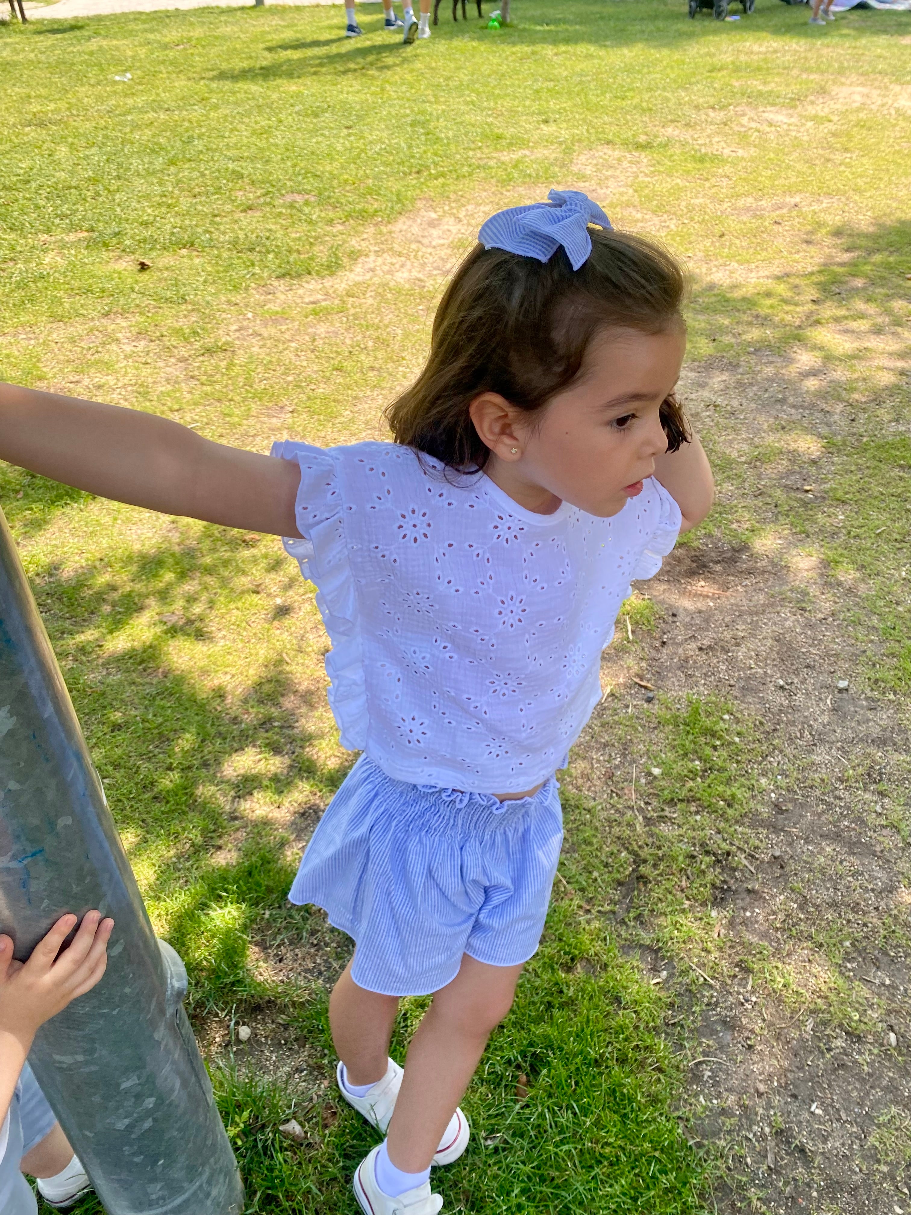 Conjunto niña Bermudas a Rayas Azules